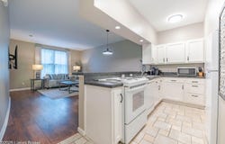 2745 Grinstead Dr, Louisville, KY 40206