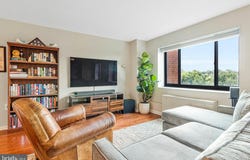 1300 S ARLINGTON RIDGE ROAD, ARLINGTON, VA 22202