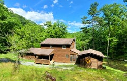 927 Bluestone River Rd, Jumping Branch, WV 25969