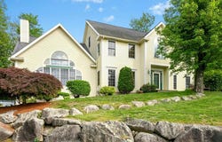 15 Keyes House Rd, Shrewsbury, MA 01545