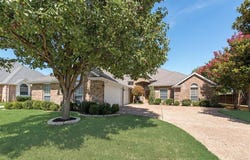6906 Winthorp Drive, Arlington, TX 76001