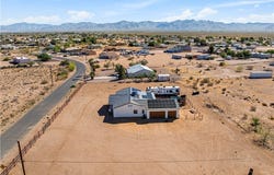 854 S Salt Place, Golden Valley, AZ 86413