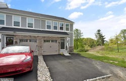 121 KYLE SQ, MEDIA, PA 19063