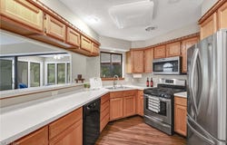 5216 Parkhurst Drive, Sheffield Village, OH 44054