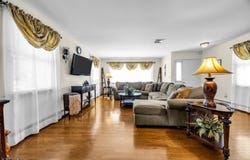 35 Marudy Dr, Clinton Town, NJ 08809-1220
