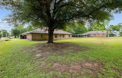 709 S Oak Street, Van, TX 75790