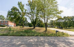 Skycrest Drive NW, Canton, OH 44718