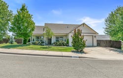 1071 Highlands Drive, Eagle Point, OR 97524
