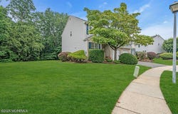 28 Hawthorn Drive, Edison, NJ 08820