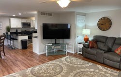 156 W ADAMS Street, Greenview, IL 62642