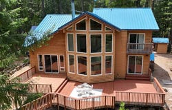 5232 Elderberry Dr, Weed, CA 96067-9227