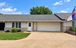 1513 Division St., Hull, IA 51239