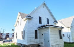210 1st Street SW, Mason City, IA 50401