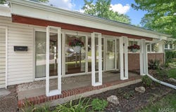 6 Country Lane, Florissant, MO 63033