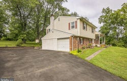 886 SACKETTSFORD ROAD, IVYLAND, PA 18974