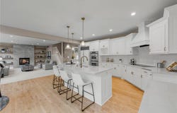 6305 Mcintyre Point, Edina, MN 55439