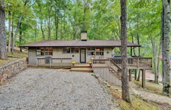 16469 Smith Mountain Lake Pkwy, Huddleston, VA 24104
