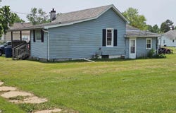 707 S Cockrum Street, Sesser, IL 62884
