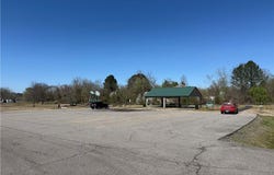 4 W Houston ST, Lavaca, AR 72941
