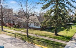 515 E 23rd St, Hibbing, MN 55746
