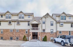 2304 Yellowstone Park Court, Maryland Heights, MO 63043