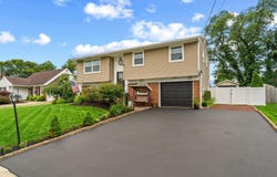 24 SYCAMORE DRIVE, BURLINGTON, NJ 08016