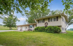23873 160Th Avenue, Centerville, IA 52544