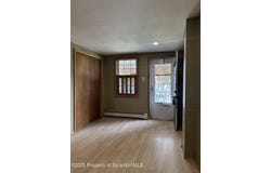 525 N Hyde Park Avenue, Scranton, PA 18504