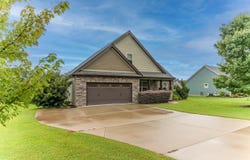 60 W Lakeview Drive, Duncan, SC 29334-8201