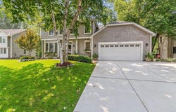 8656 Endicott Trail, Eden Prairie, MN 55347