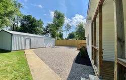 225 E Macoupin Street, Staunton, IL 62088