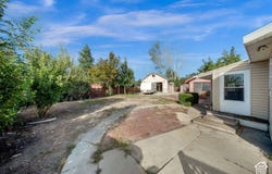 556 W GREENLEAF Dr, Murray, UT 84123