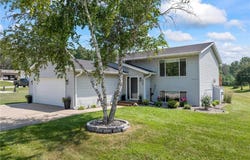 902 Burr Oak Avenue NE, Chatfield, MN 55923
