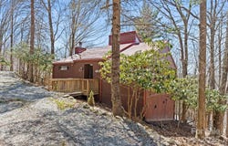 135 Clubhouse Road, Beech Mountain, NC 28604