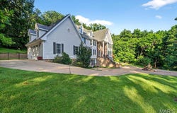 125 Park Lawn Estate, Fenton, MO 63026