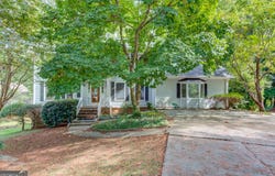 5104 Onawa Court SW, Lilburn, GA 30047