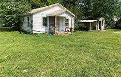 100 Quincy  AVE, Lincoln, AR 72744