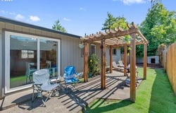 1065 FENWICK ST, Coos Bay, OR 97420
