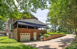 566 Saint Clair Dr, Penn Hills, PA 15147