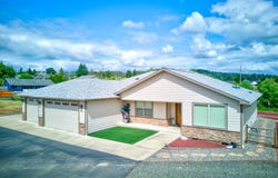 910 SWALLOW AVE, Sutherlin, OR 97479