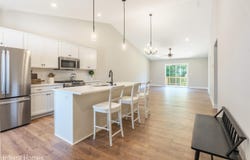 1419 N Village Circle, Kalamazoo, MI 49009