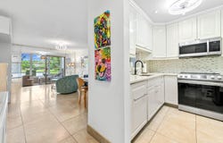 3530 NW 52nd Avenue, Lauderdale Lakes, FL 33319