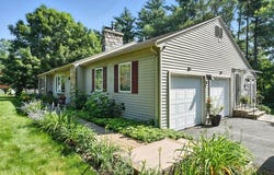9 E Colonial Rd, Wilbraham, MA 01095