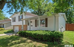 3 SOMMERSET Drive, Jacksonville, IL 62650