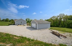 13990 Salt River Rd, Eastview, KY 42732
