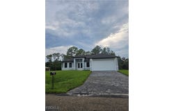 601 8th Avenue, Lehigh Acres, FL 33972