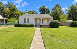 1316 Calhoun, Yazoo City, MS 39194