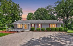 21405 S Harper Road, Peculiar, MO 64078