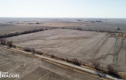 11001 590th St., Centerville, IA 52544