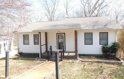 376 Peachtree Dr, Benton, KY 42025